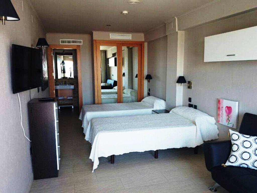 Hostal Playa Mazagon Ruang foto